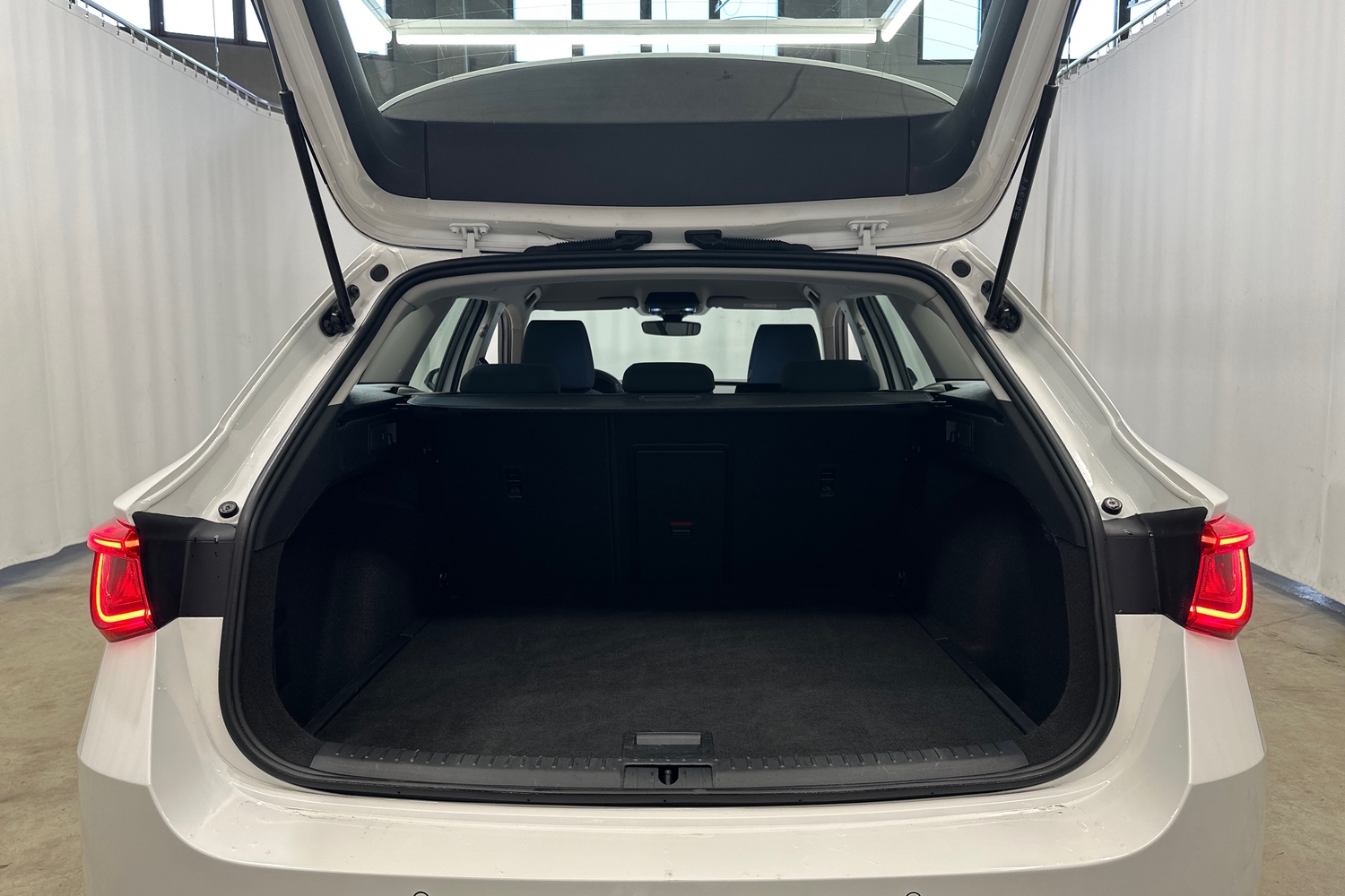 SEAT Leon Sportstourer vaihtoauto