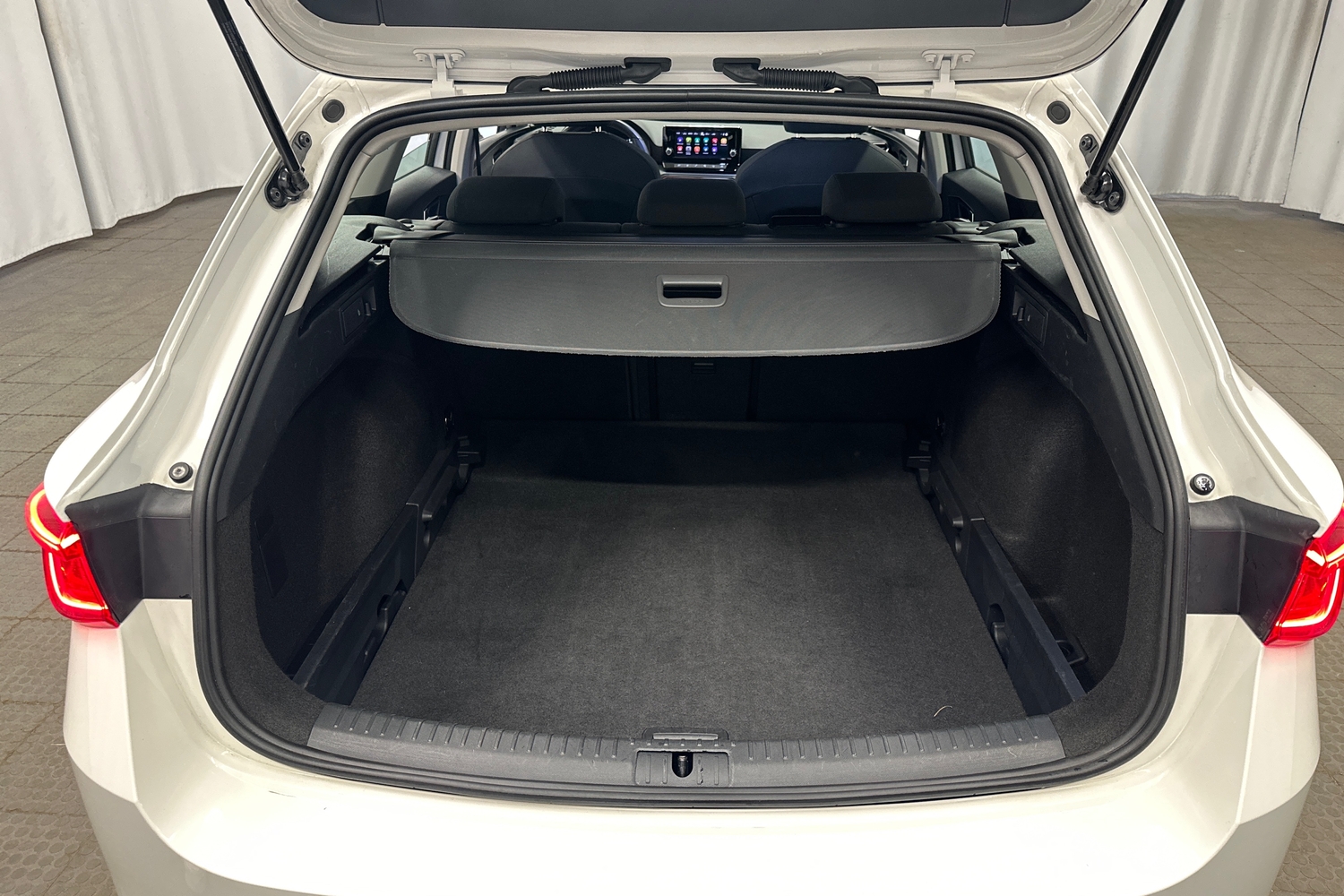 SEAT Leon Sportstourer vaihtoauto