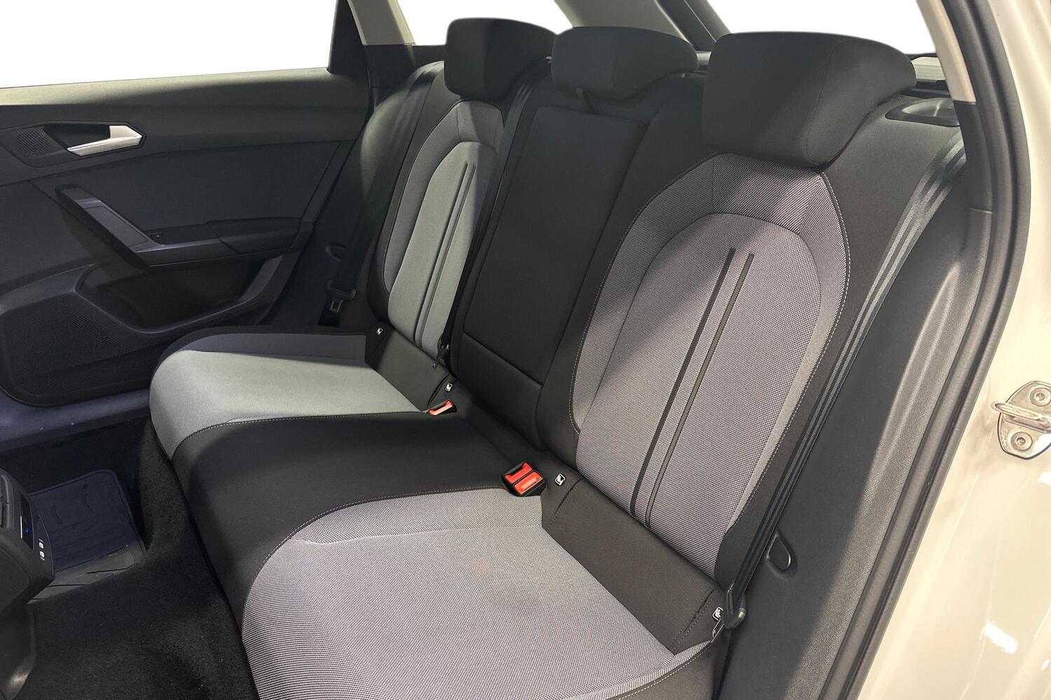 SEAT Leon Sportstourer vaihtoauto