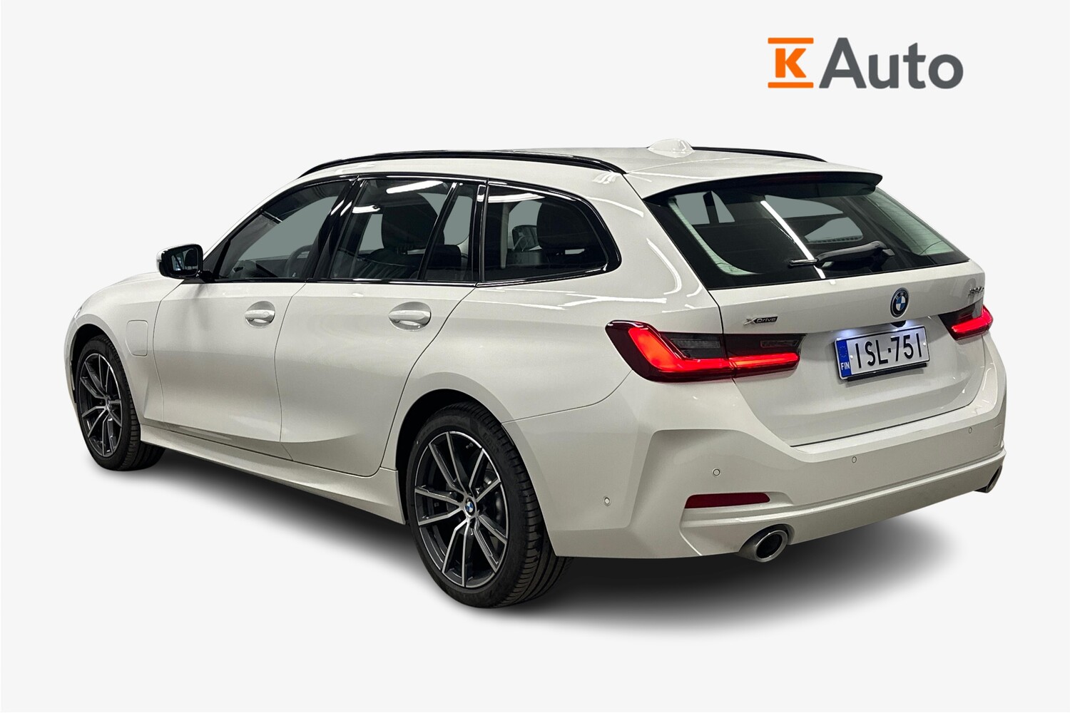 BMW 330 vaihtoauto