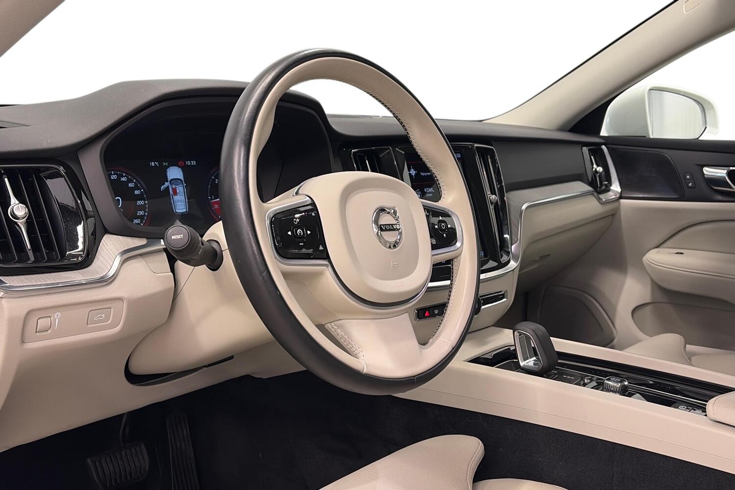 Volvo V60 Cross Country vaihtoauto
