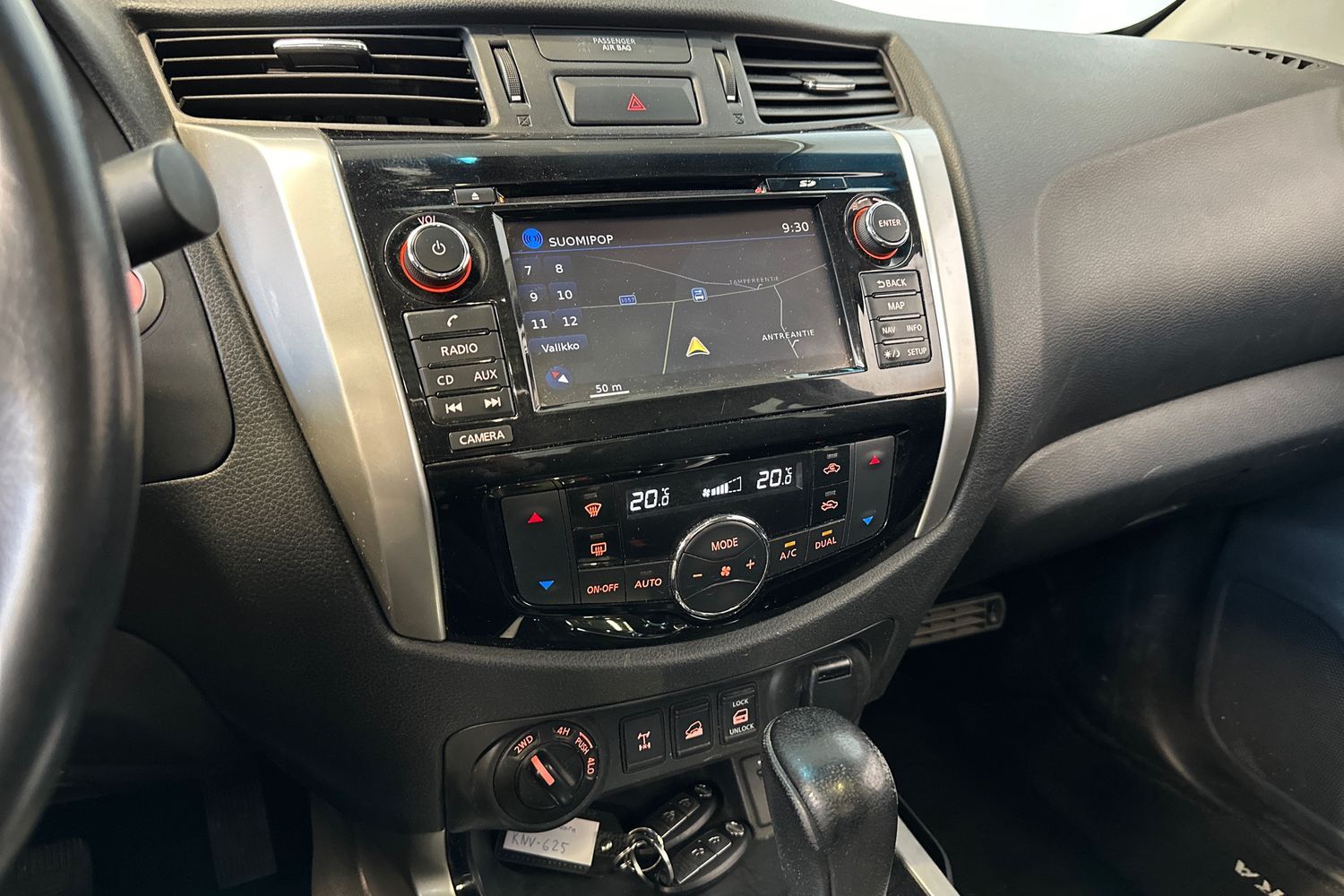 Nissan Navara vaihtoauto