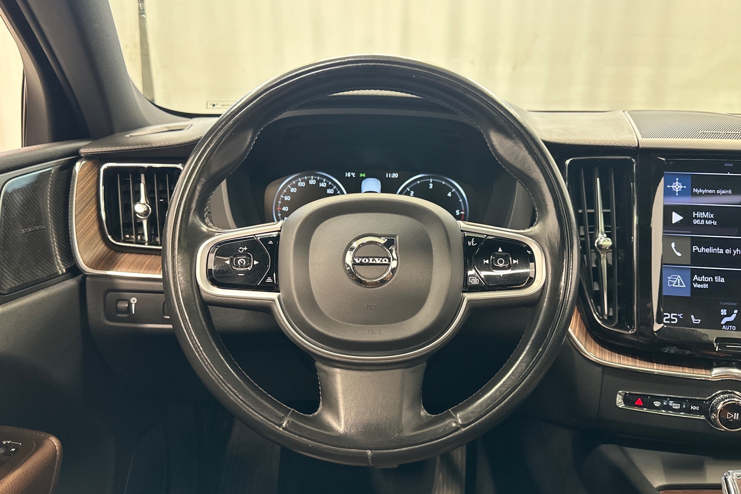 Volvo XC60 vaihtoauto