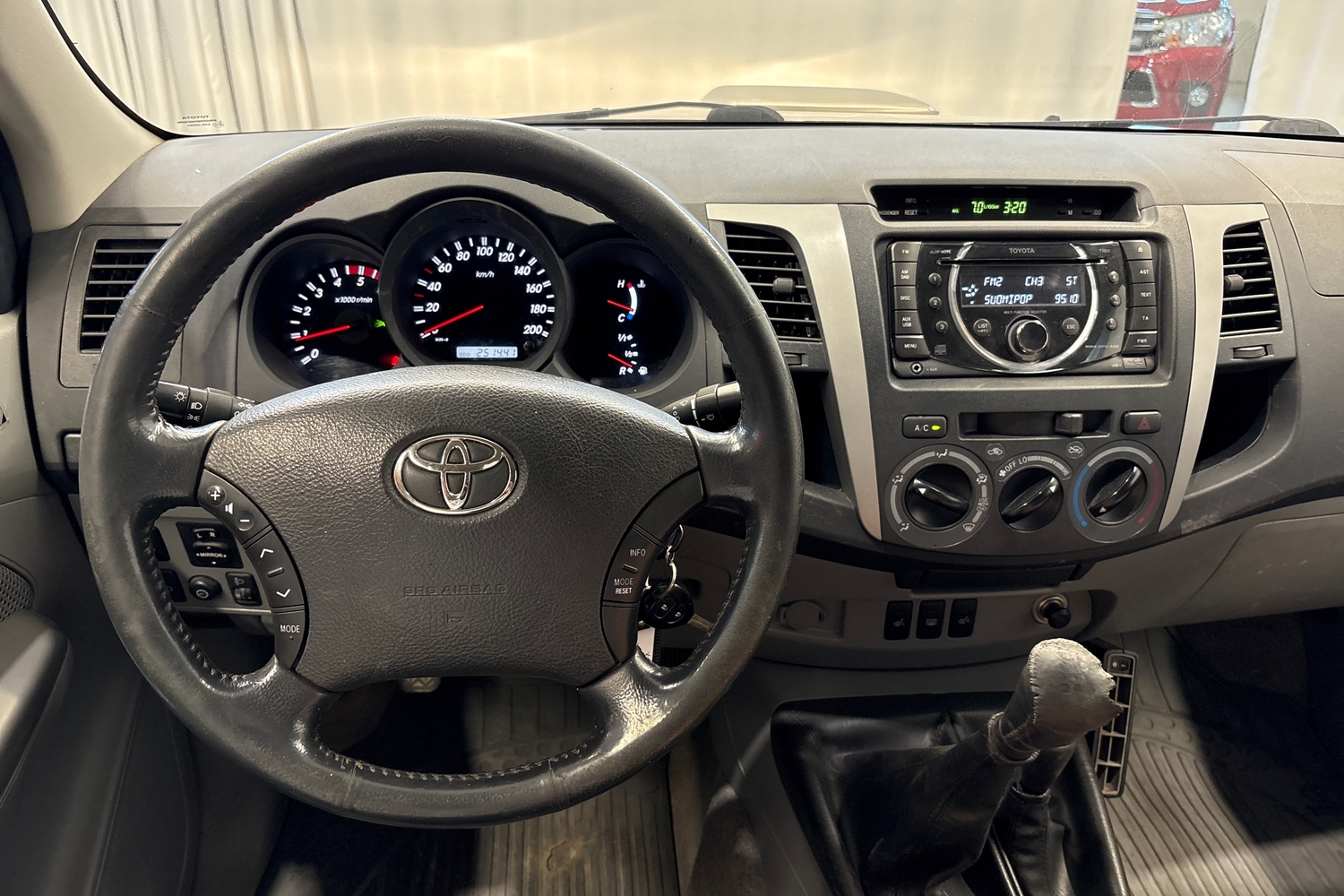 Toyota Hilux vaihtoauto