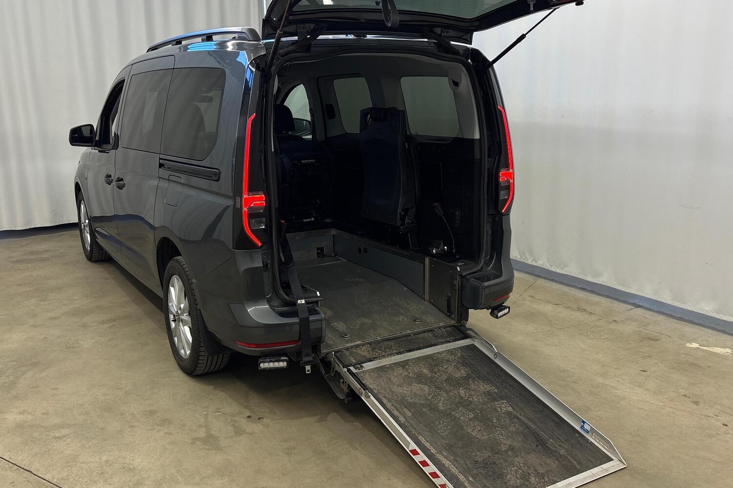 Volkswagen Caddy Maxi vaihtoauto