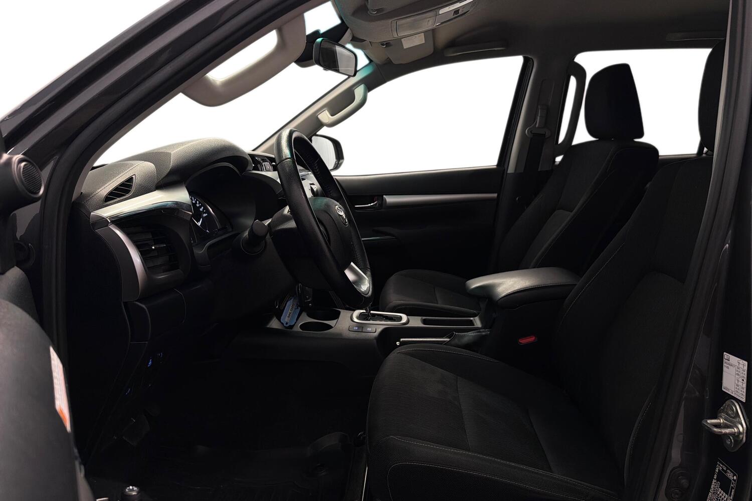Toyota Hilux vaihtoauto