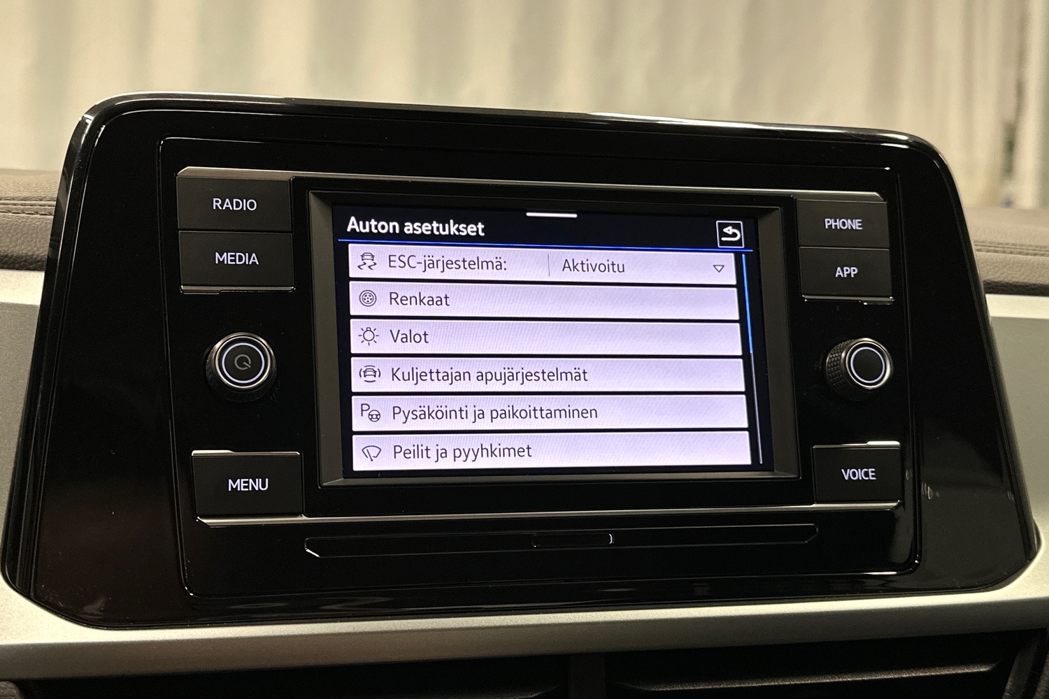 Volkswagen T-Roc vaihtoauto