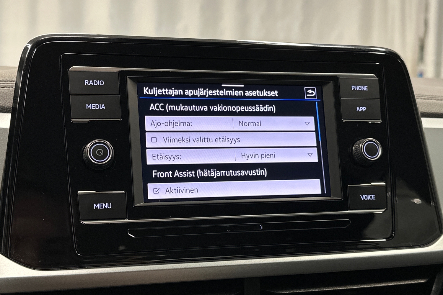Volkswagen T-Roc vaihtoauto