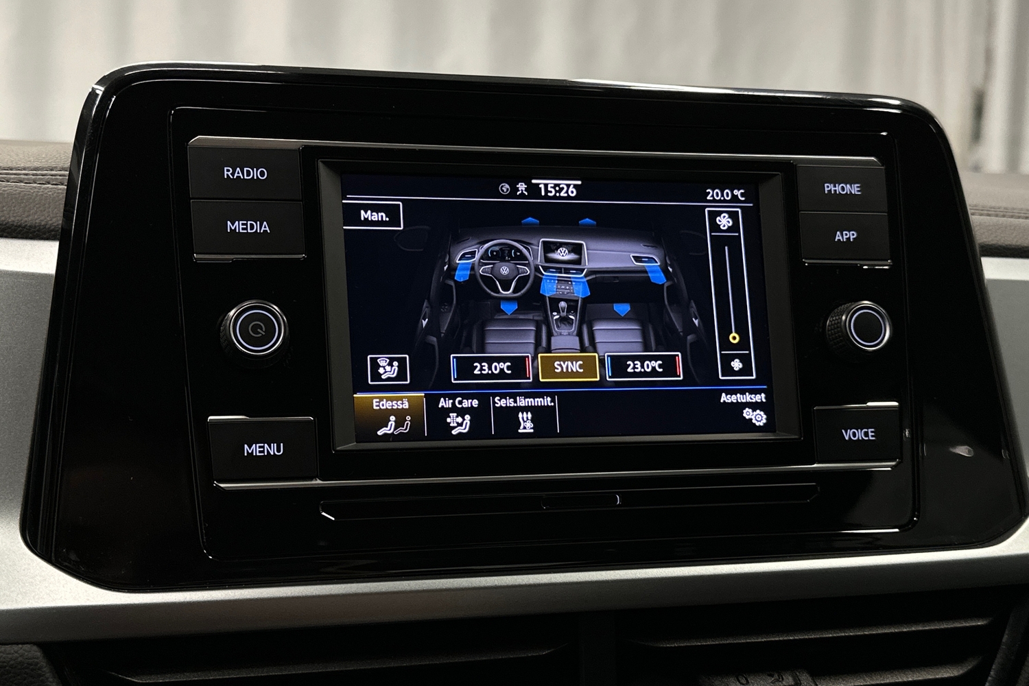 Volkswagen T-Roc vaihtoauto