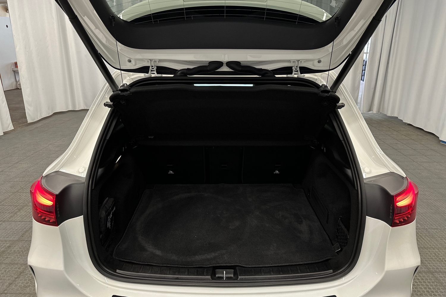 Mercedes-Benz EQA vaihtoauto