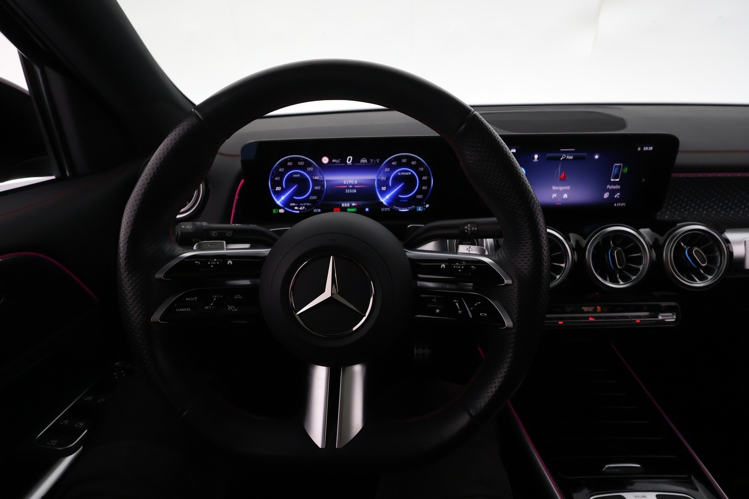 Mercedes-Benz EQB vaihtoauto