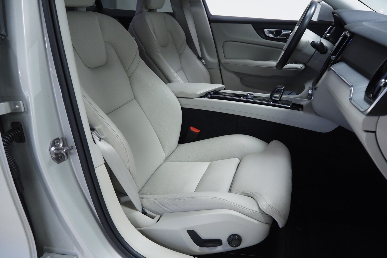 Volvo V60 Cross Country vaihtoauto