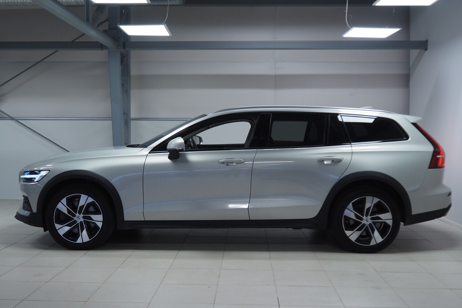 Volvo V60 Cross Country vaihtoauto