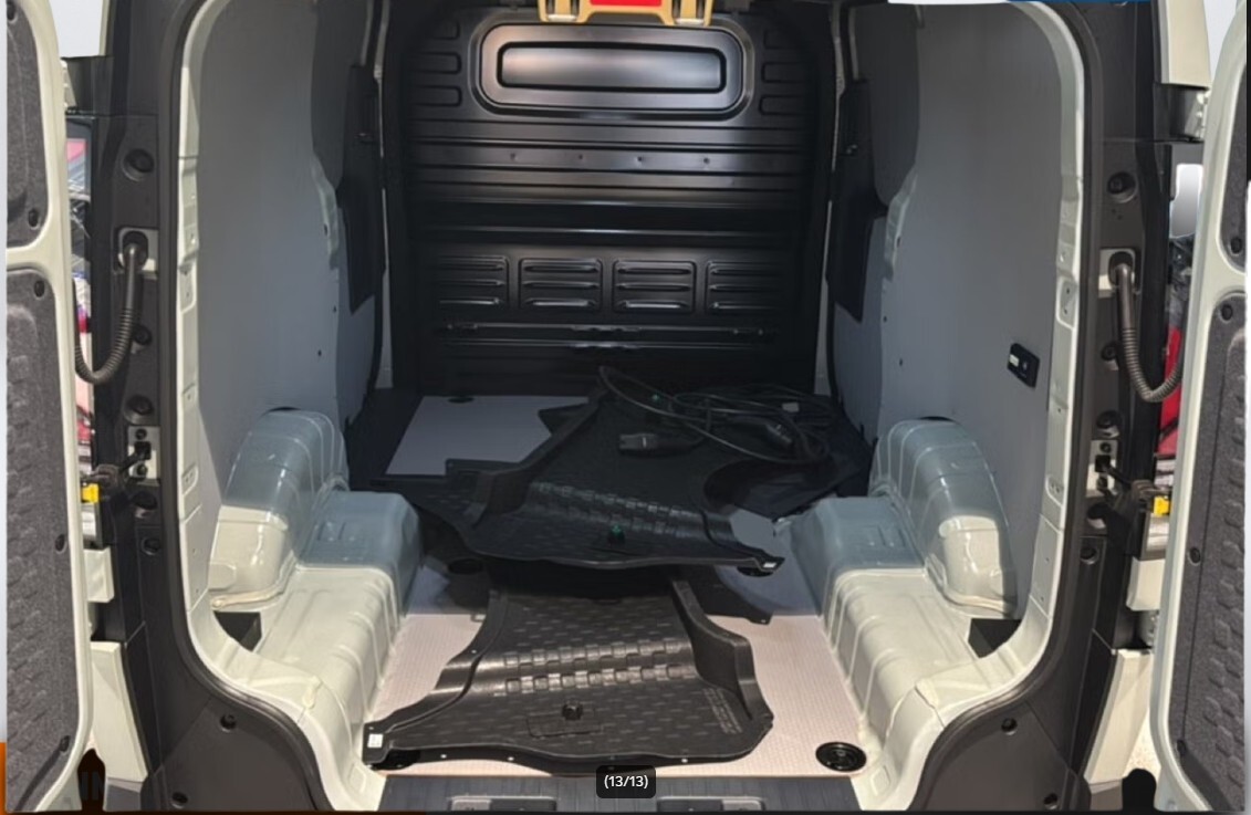 Kia PV5 Cargo vaihtoauto