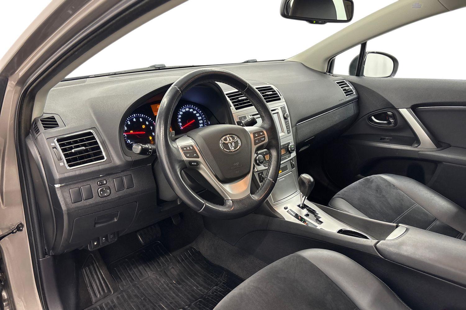 Toyota Avensis vaihtoauto