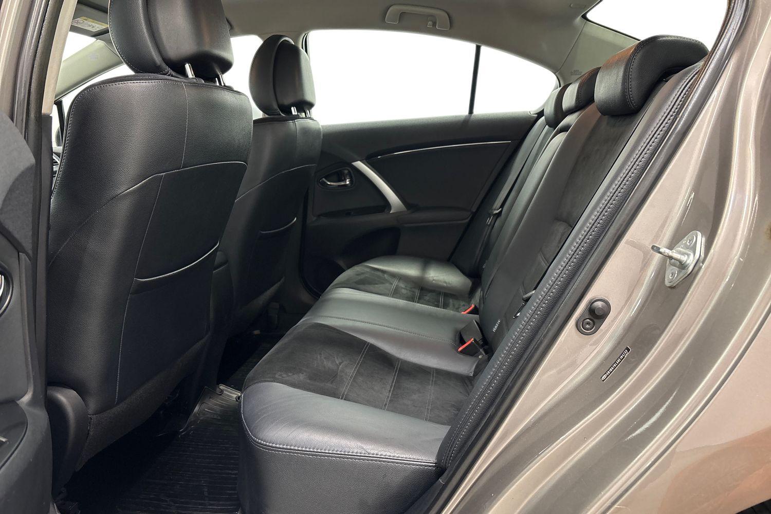 Toyota Avensis vaihtoauto