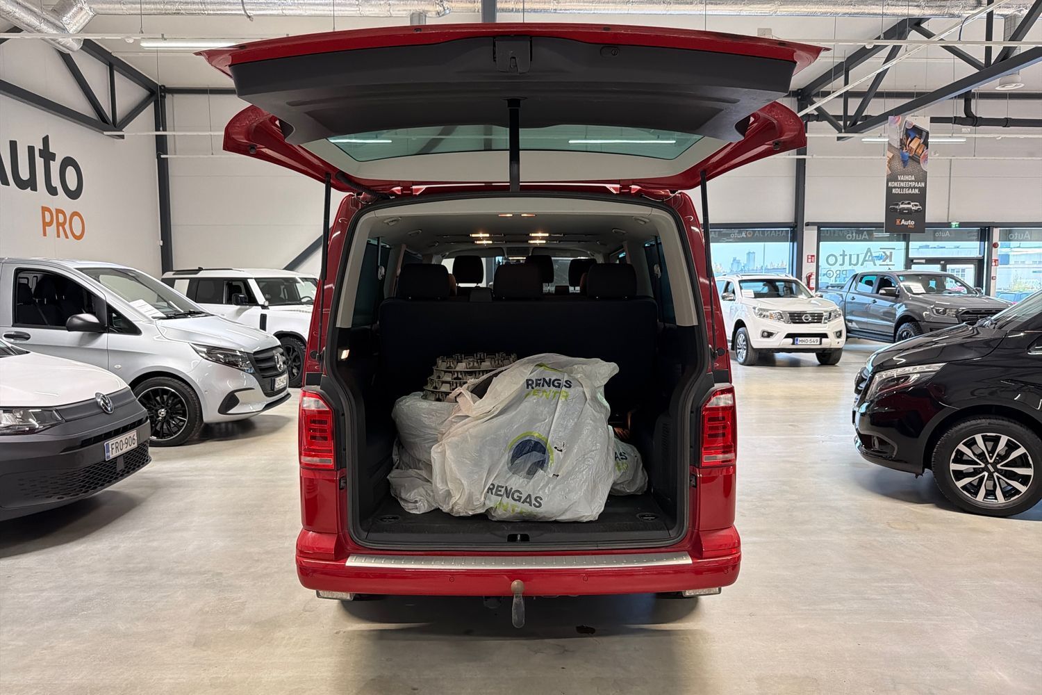 Volkswagen Caravelle vaihtoauto