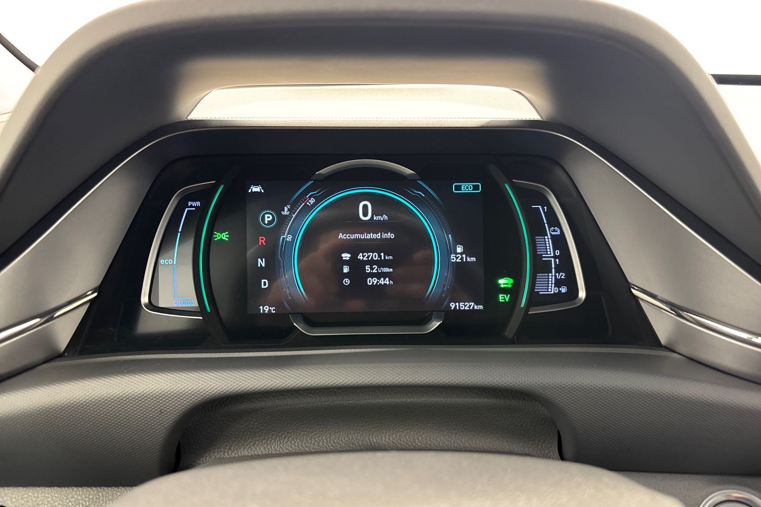 Hyundai IONIQ hybrid vaihtoauto