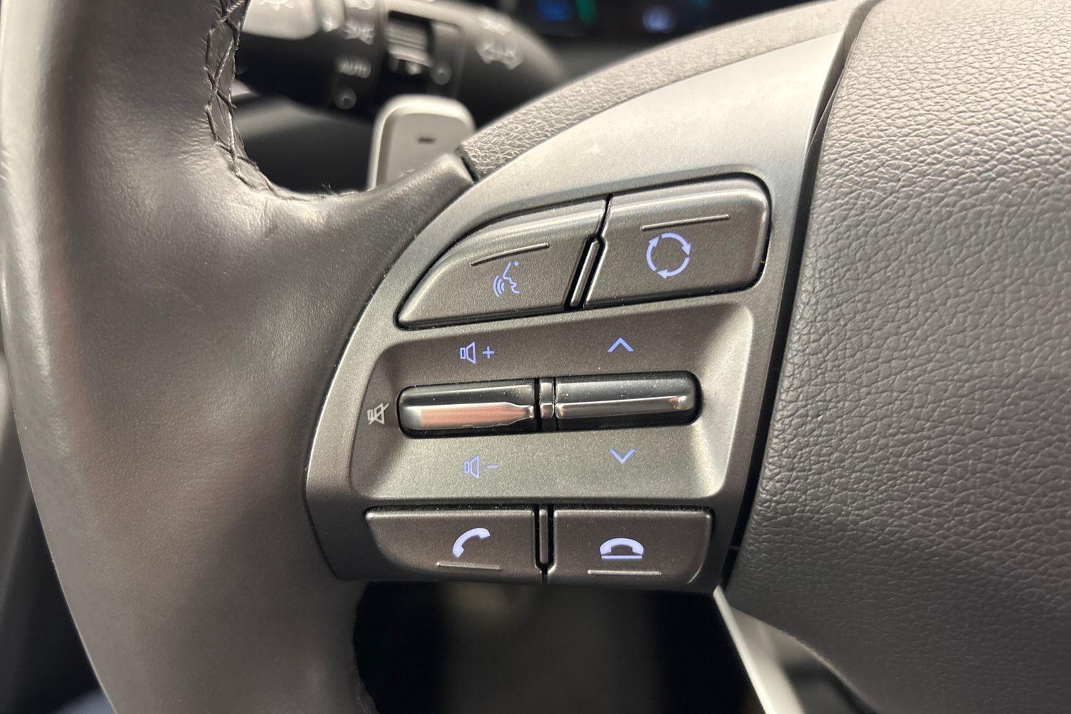 Hyundai IONIQ hybrid vaihtoauto