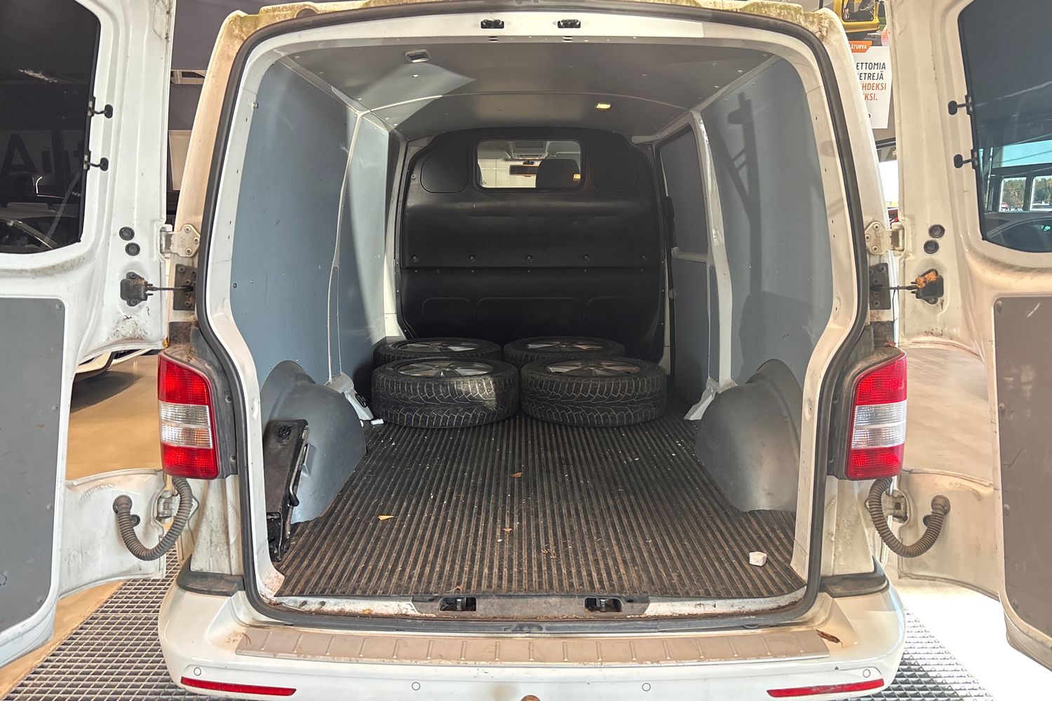 Volkswagen Transporter vaihtoauto