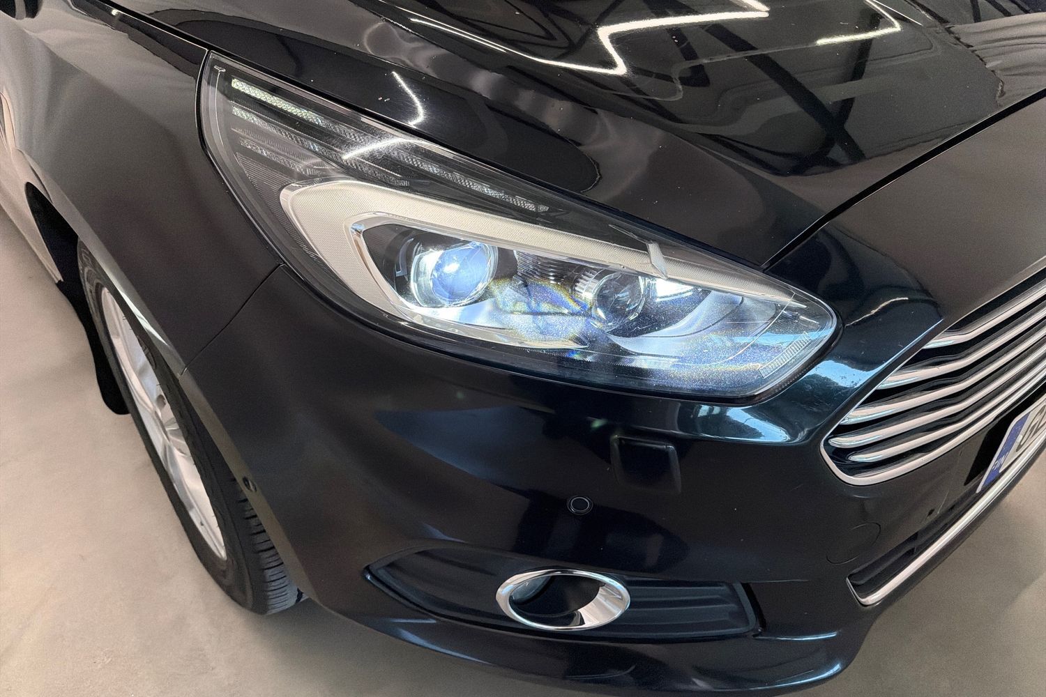 Ford S-MAX vaihtoauto