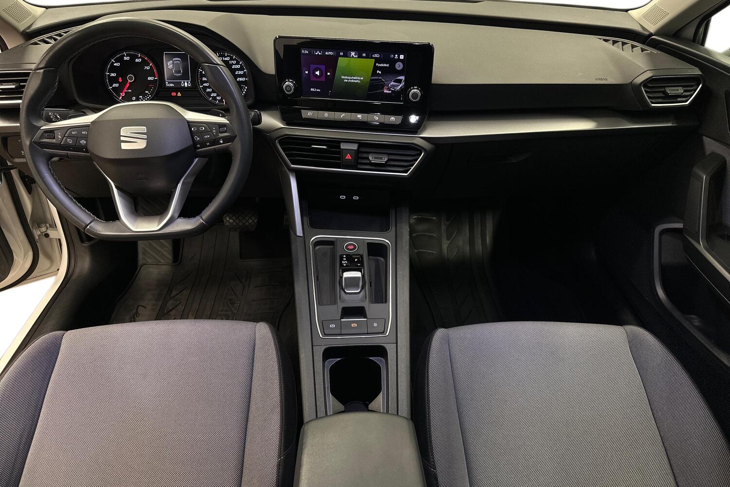SEAT Leon Sportstourer vaihtoauto