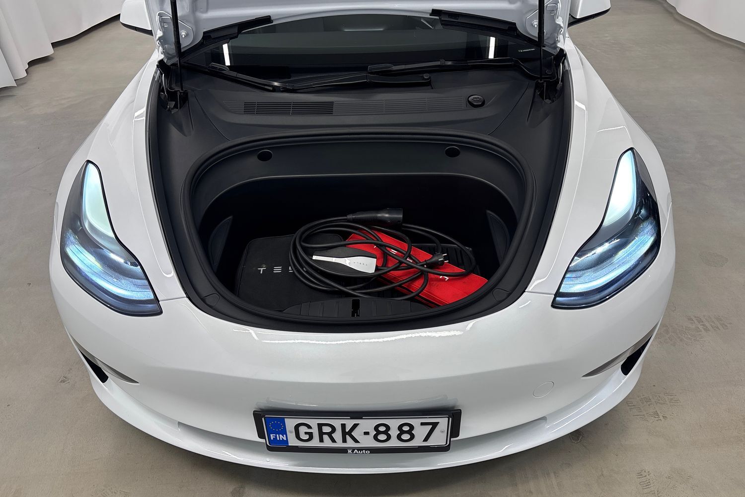 Tesla Model 3 vaihtoauto