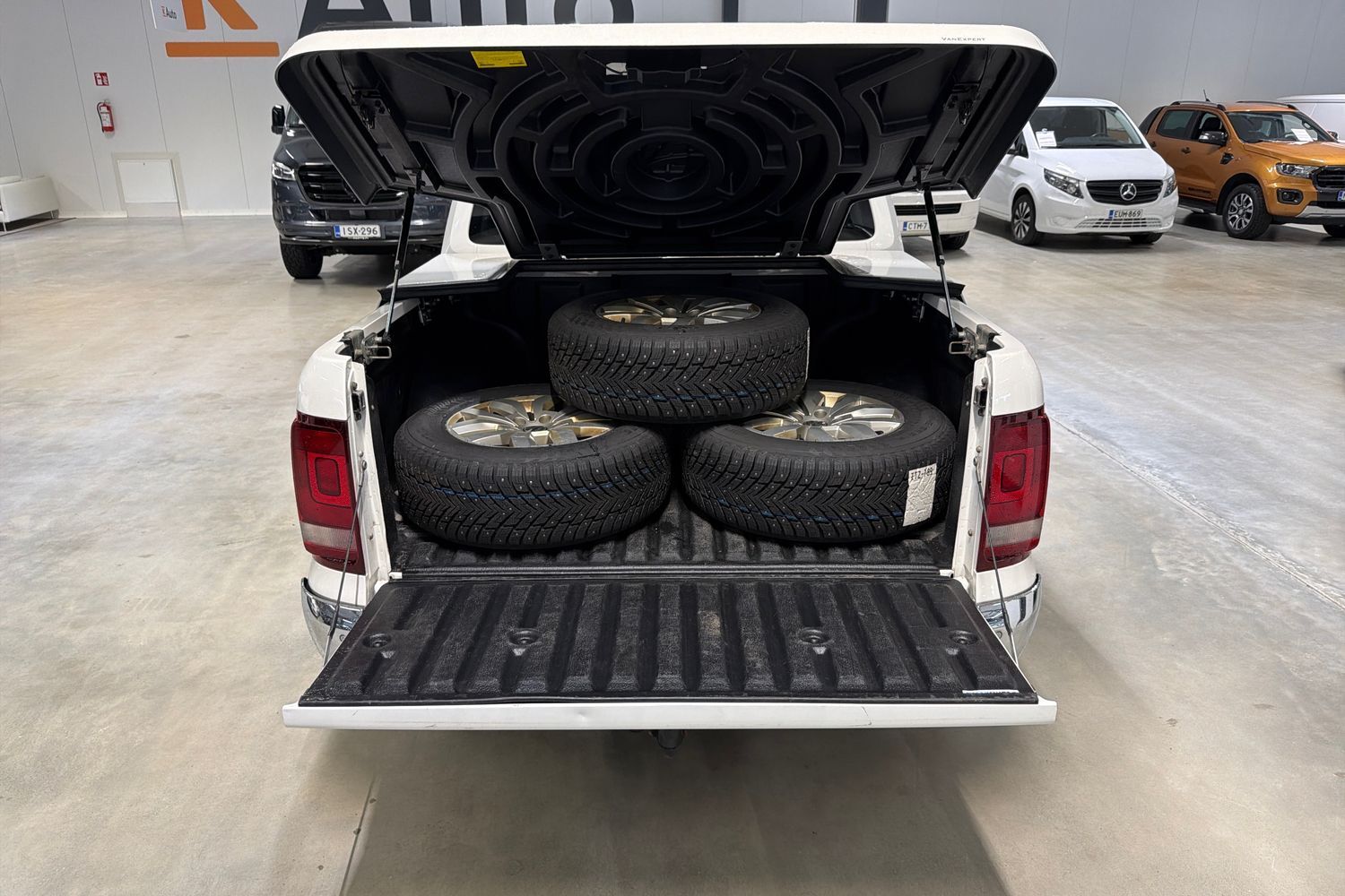 Volkswagen Amarok vaihtoauto