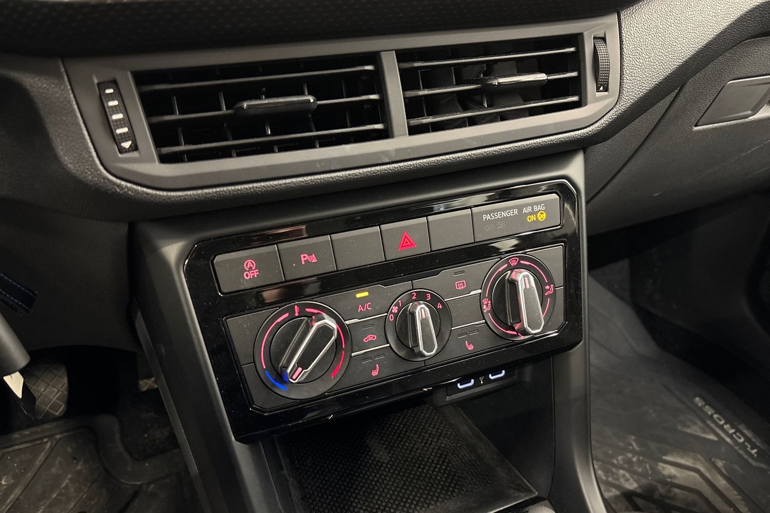 Volkswagen T-Cross vaihtoauto