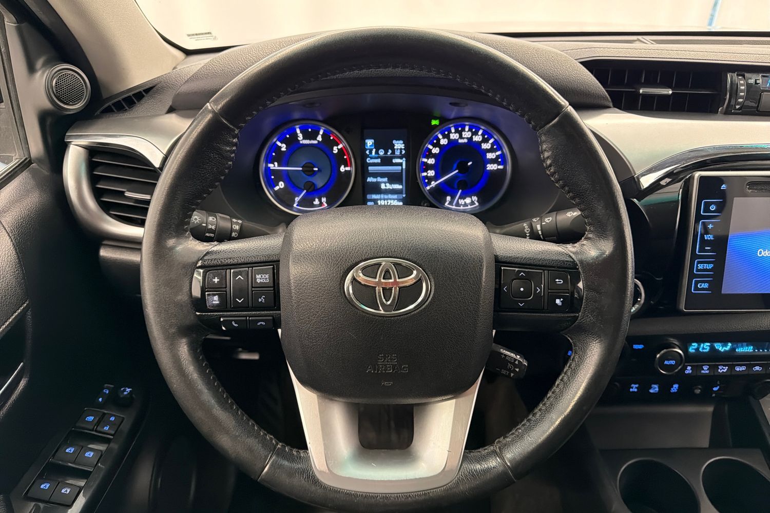 Toyota Hilux vaihtoauto