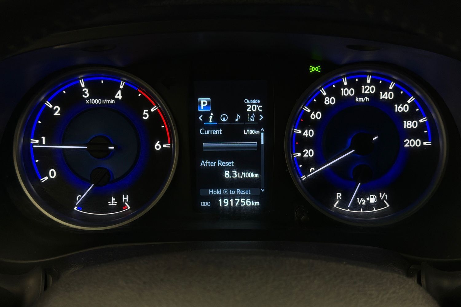 Toyota Hilux vaihtoauto