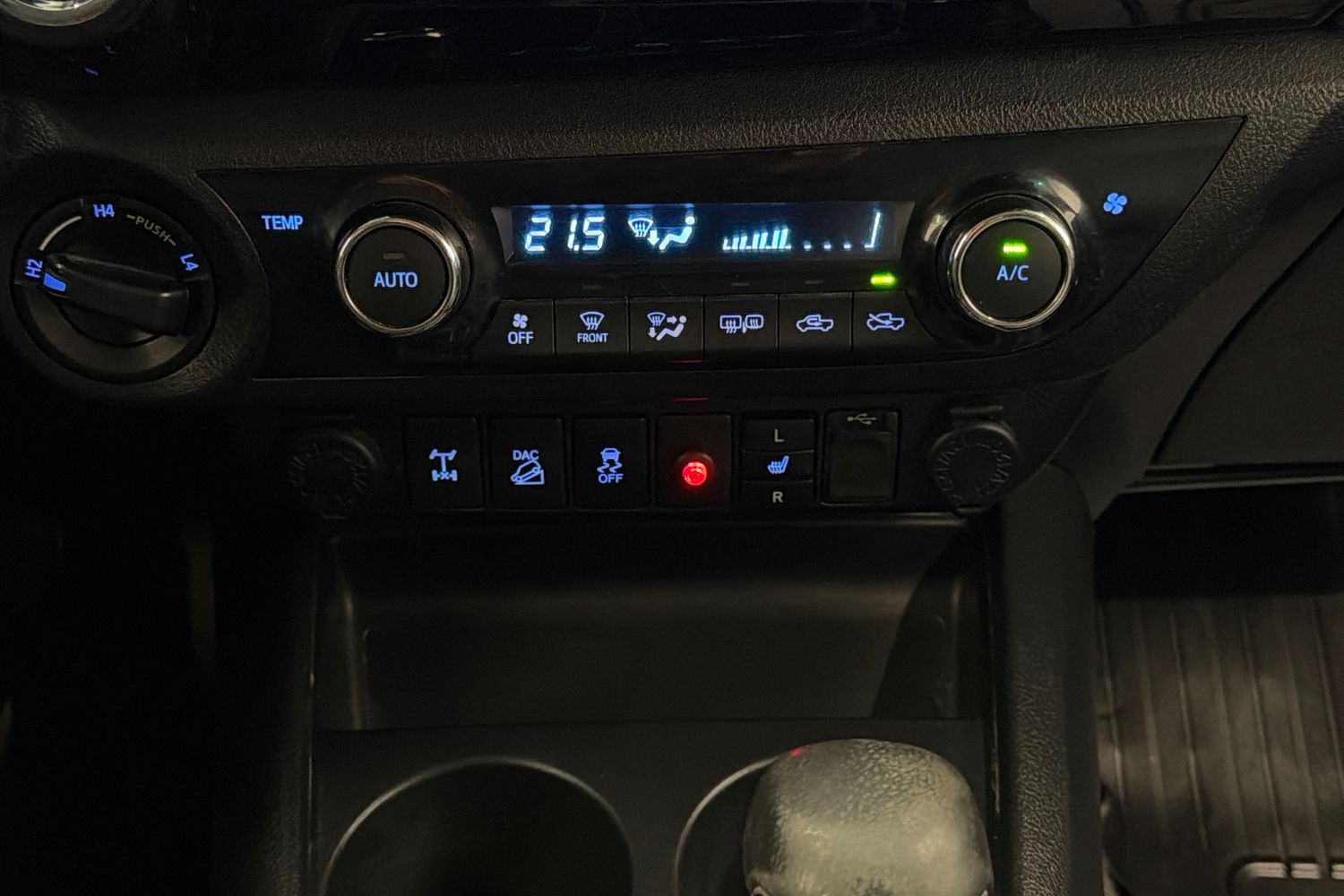 Toyota Hilux vaihtoauto