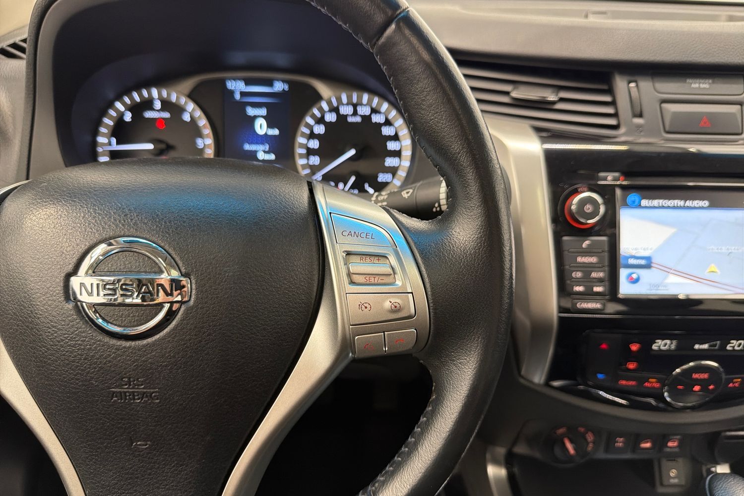 Nissan Navara vaihtoauto
