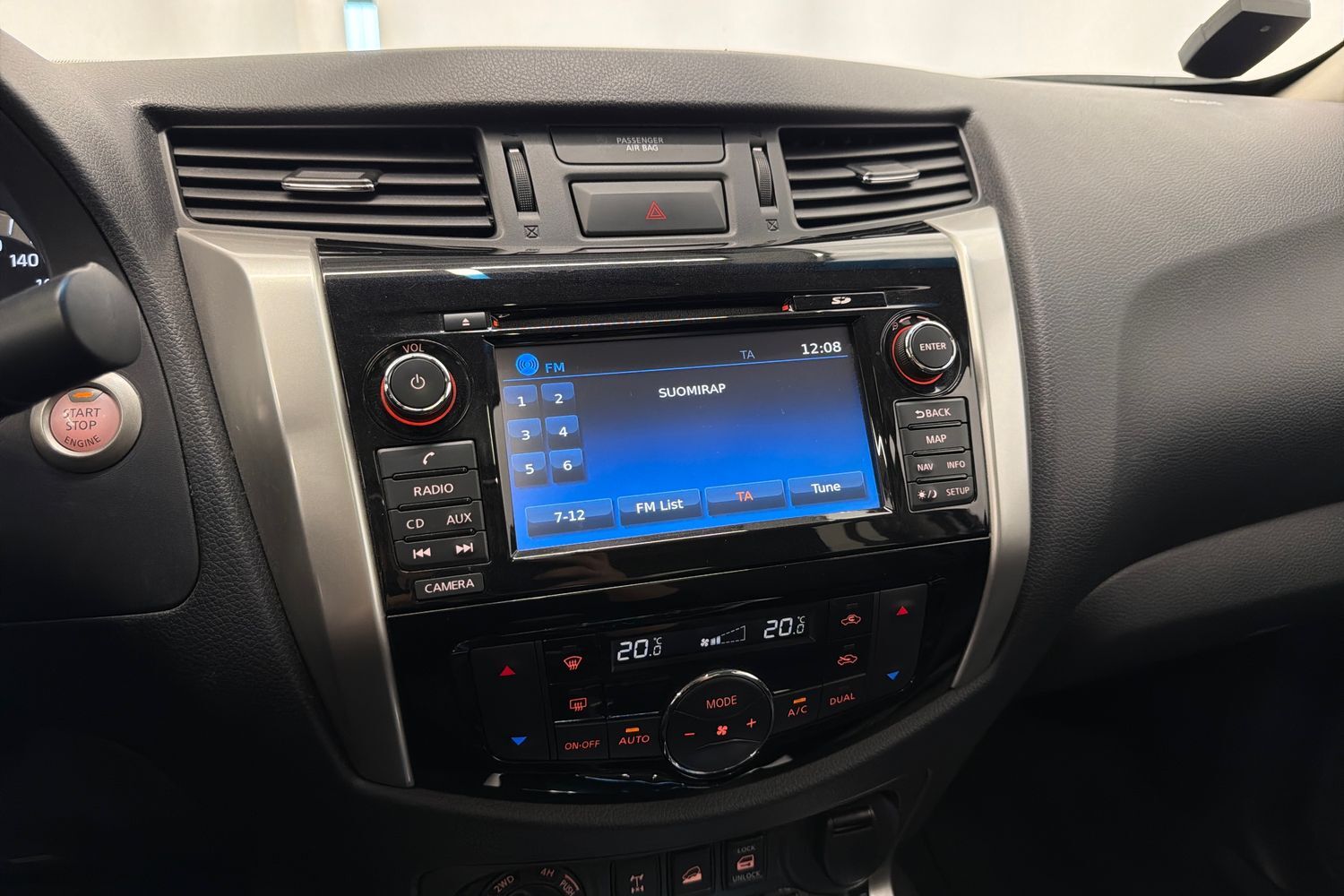 Nissan Navara vaihtoauto