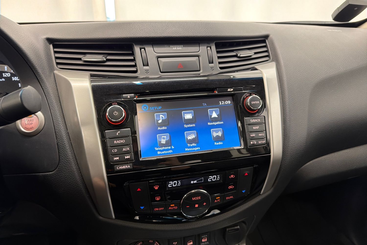 Nissan Navara vaihtoauto