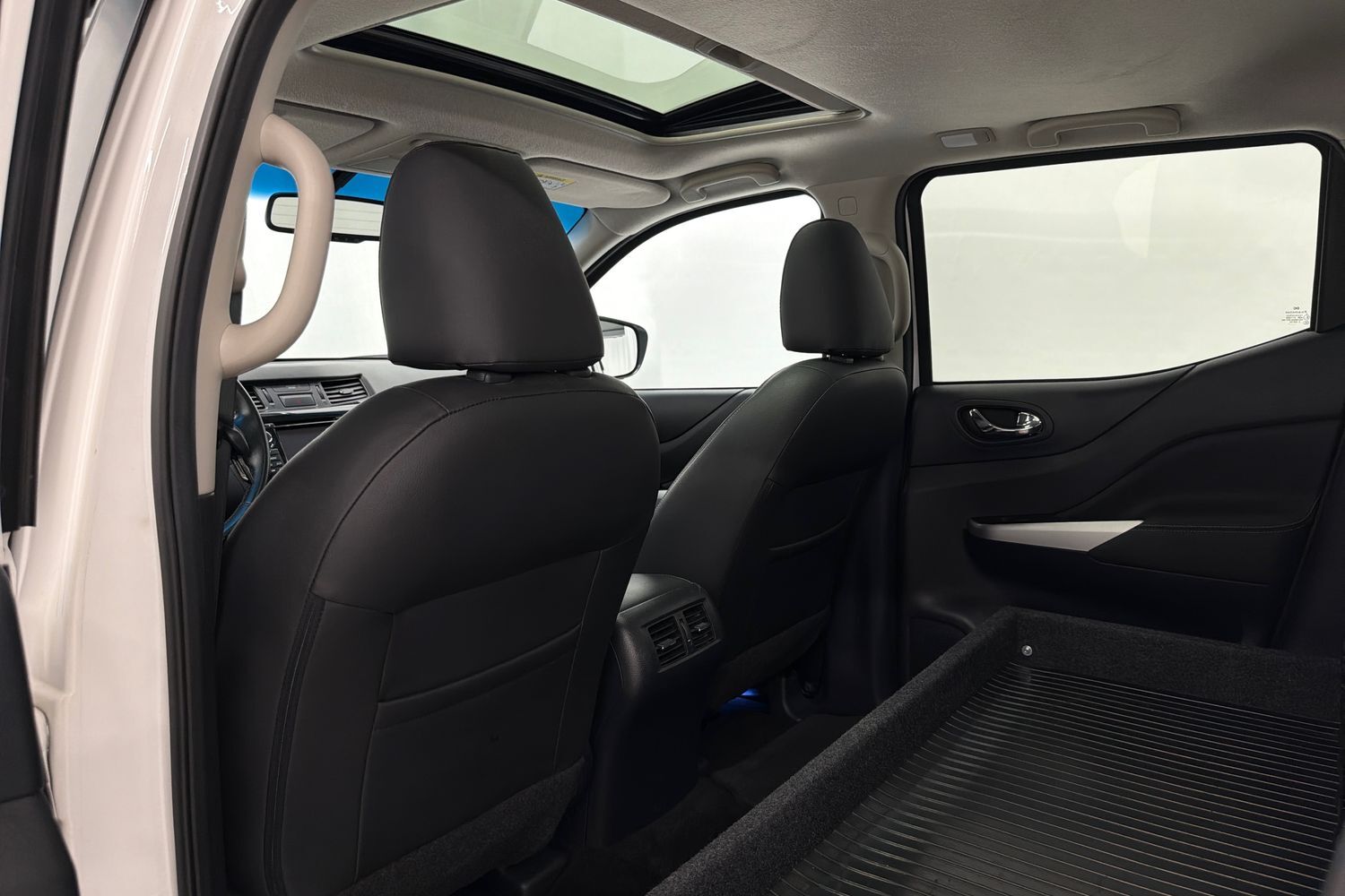 Nissan Navara vaihtoauto