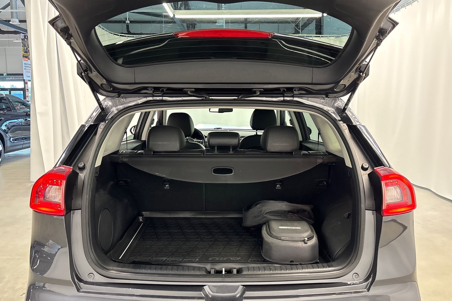 Kia Niro plug-in vaihtoauto