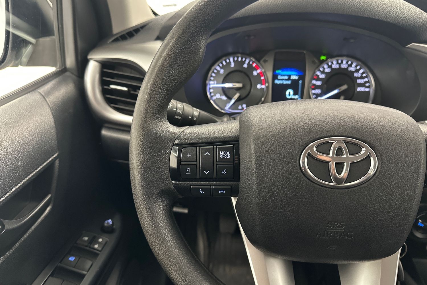 Toyota Hilux vaihtoauto