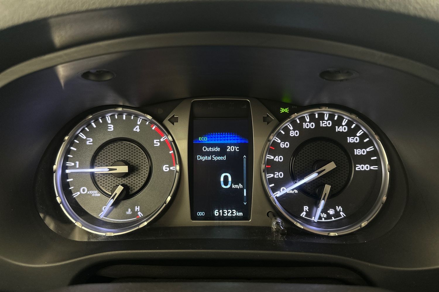 Toyota Hilux vaihtoauto