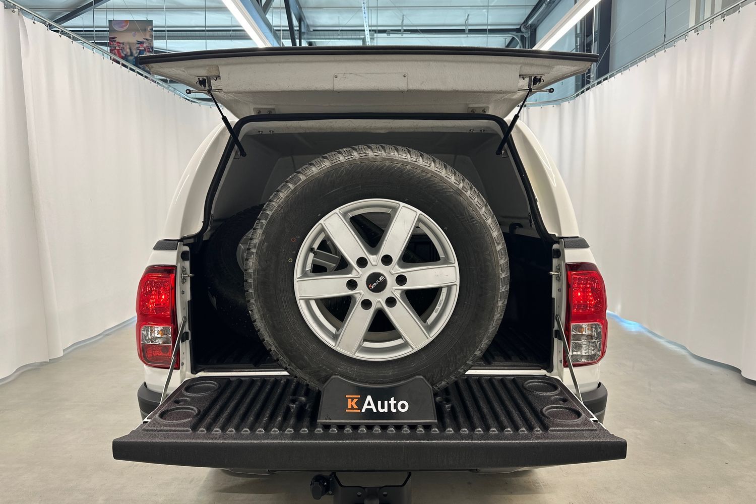 Toyota Hilux vaihtoauto