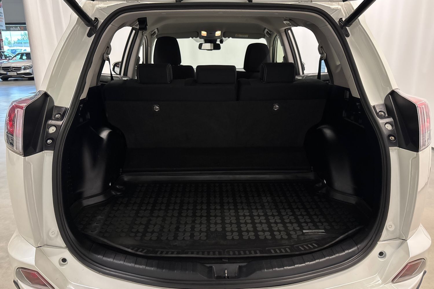Toyota RAV4 vaihtoauto