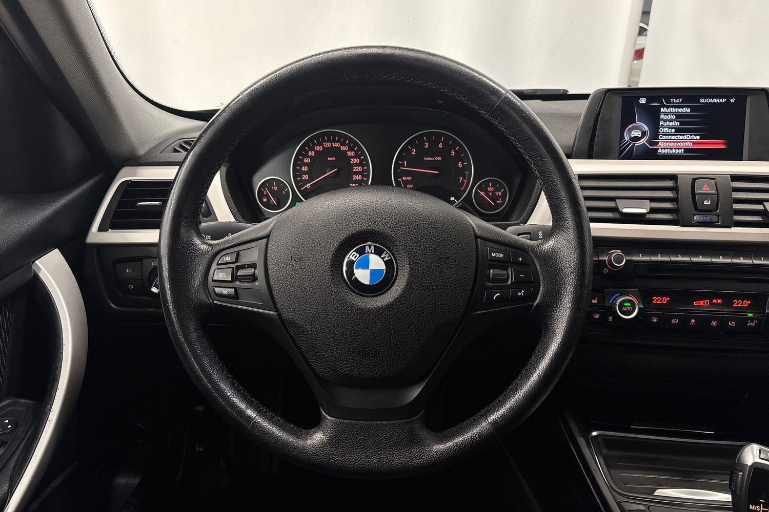 BMW 320 vaihtoauto