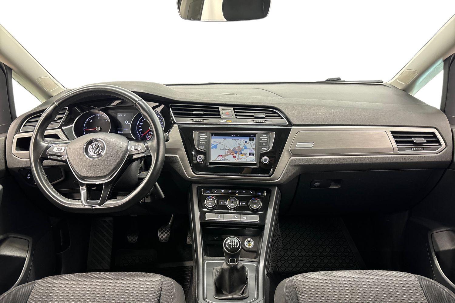 Volkswagen Touran vaihtoauto