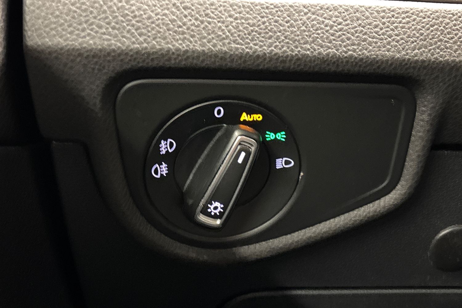 Volkswagen Touran vaihtoauto