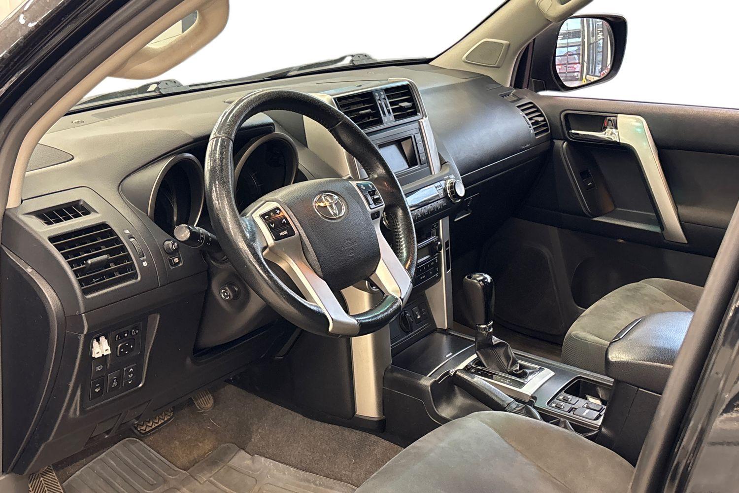 Toyota Land Cruiser vaihtoauto