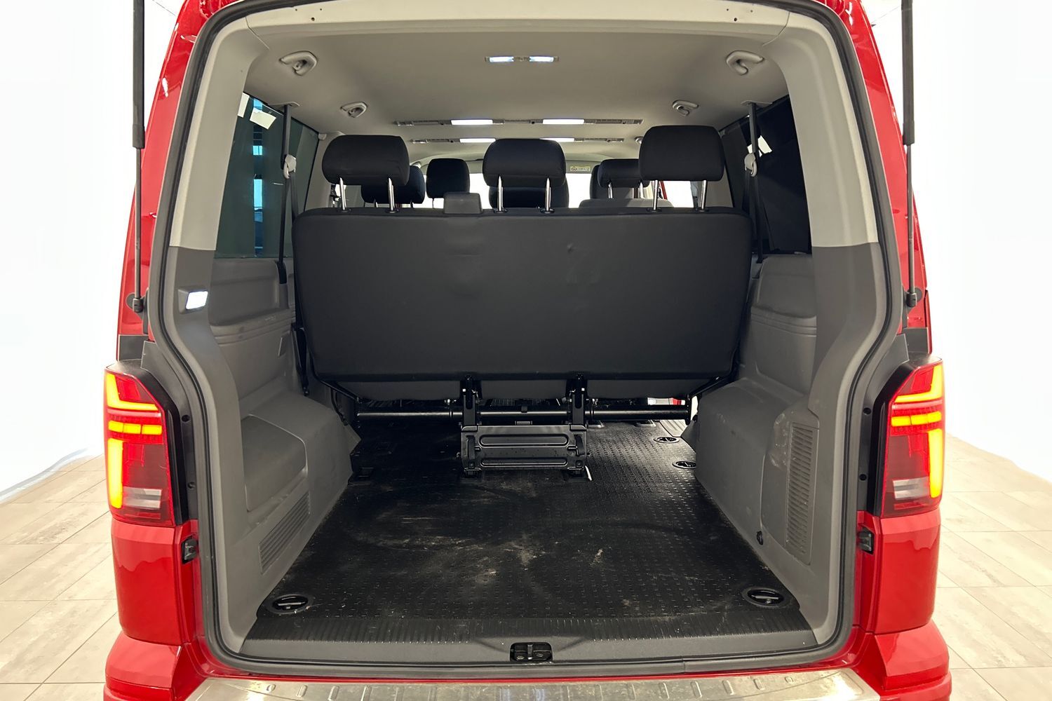 Volkswagen Caravelle vaihtoauto