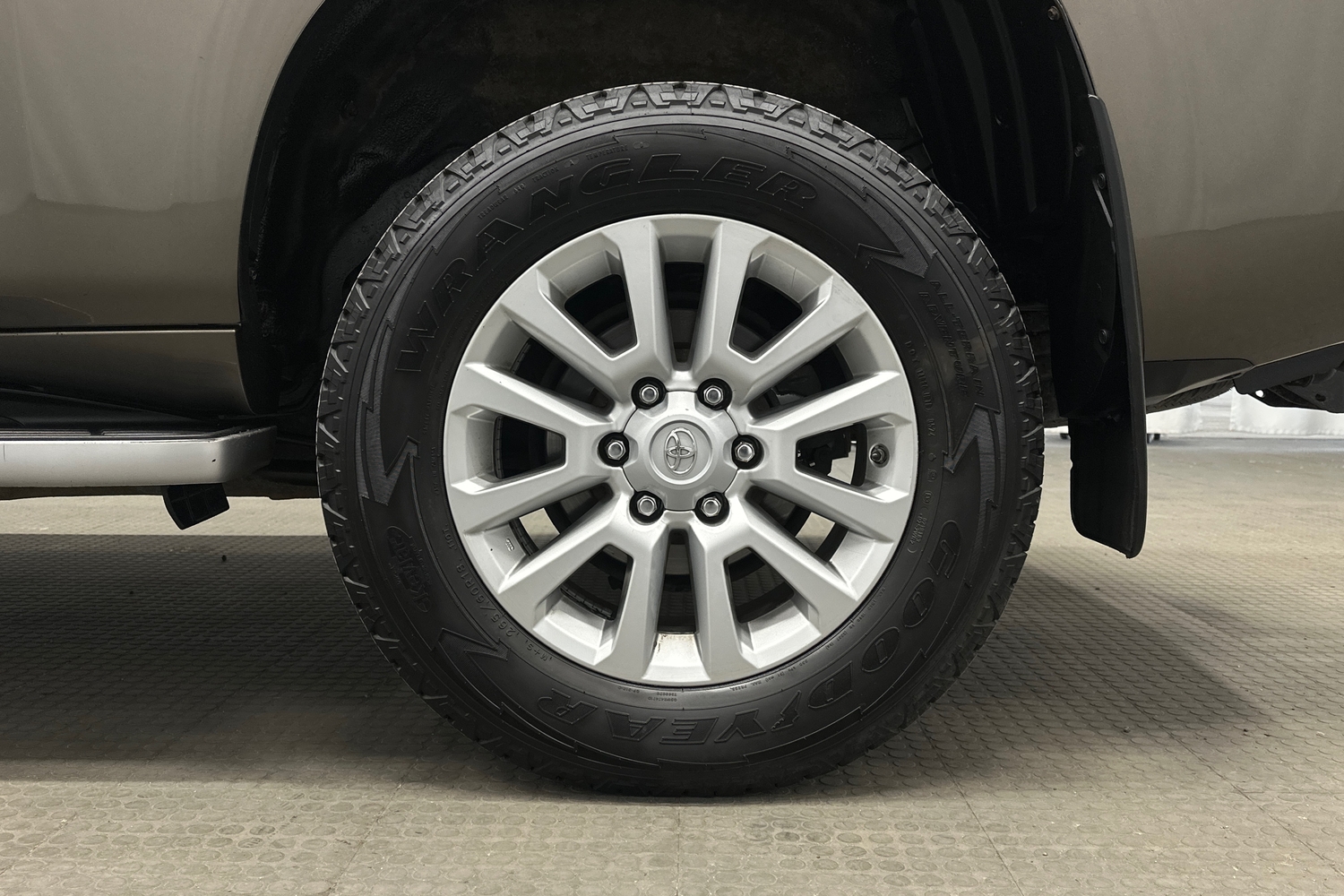 Toyota Land Cruiser vaihtoauto