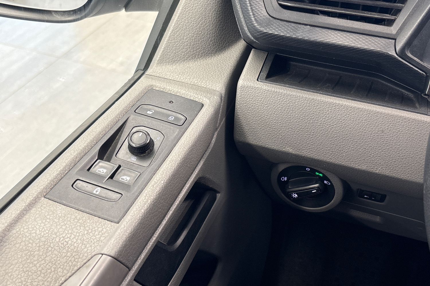 Volkswagen Caravelle vaihtoauto