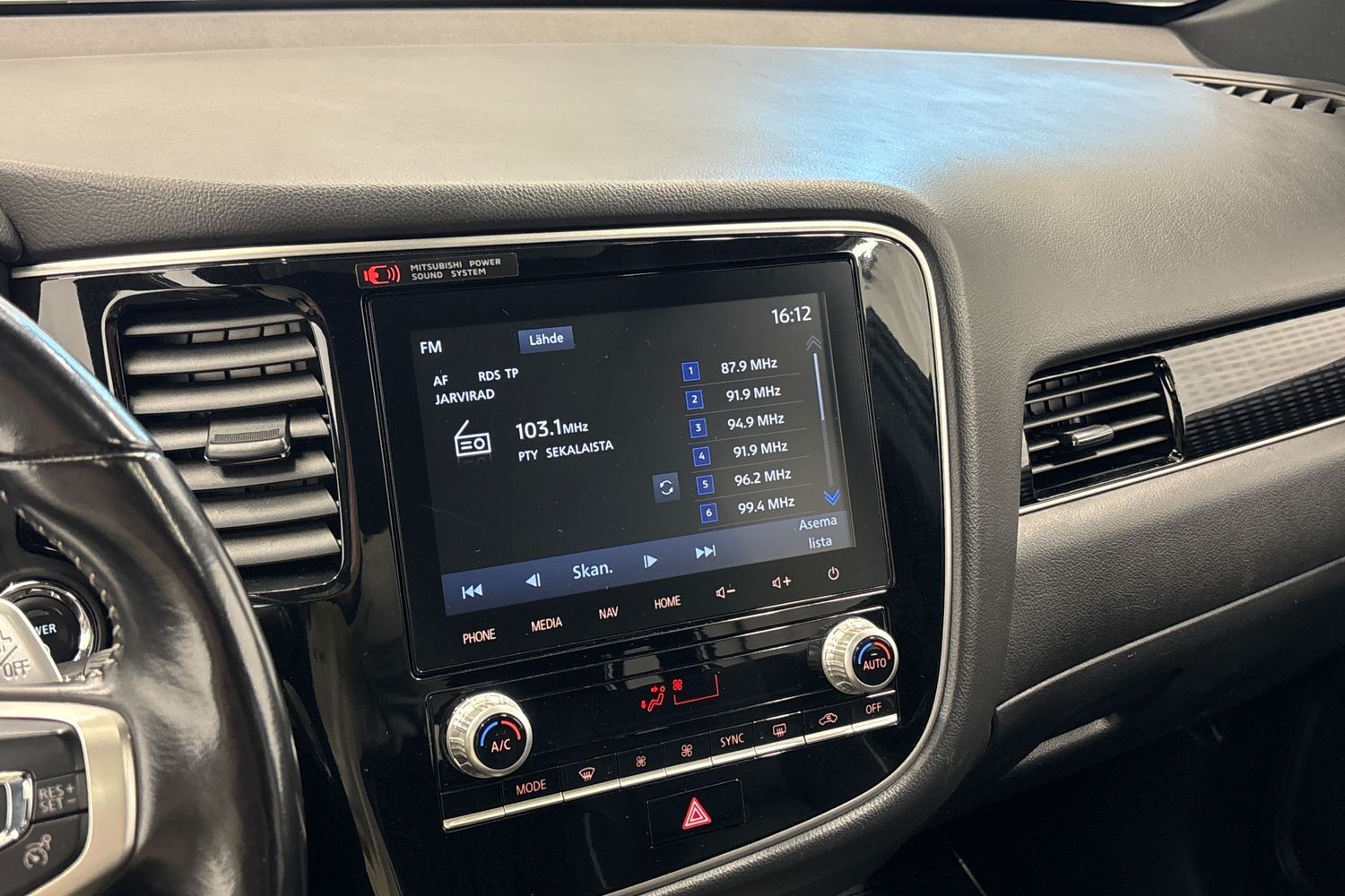 Mitsubishi Outlander PHEV vaihtoauto