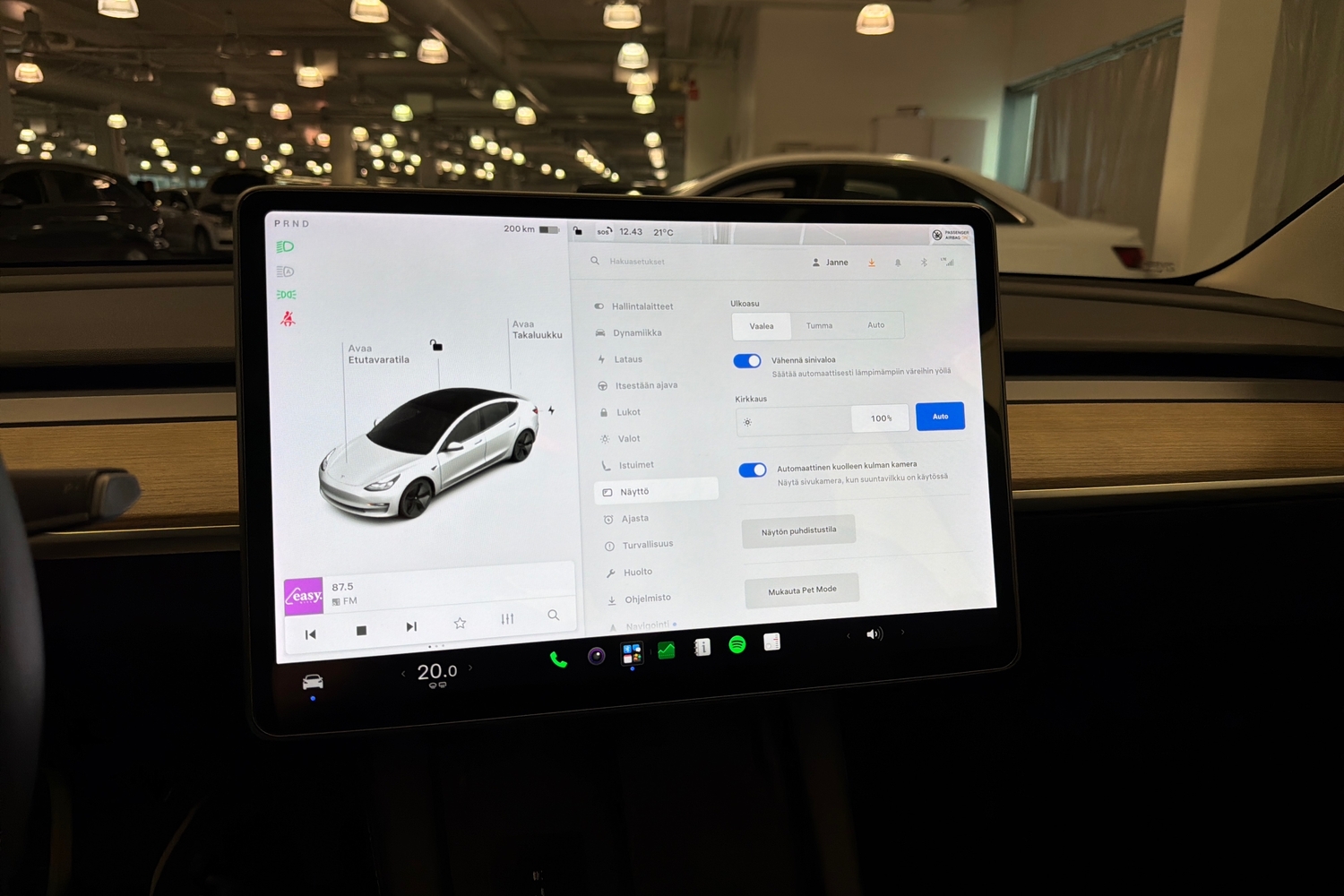 Tesla Model 3 vaihtoauto